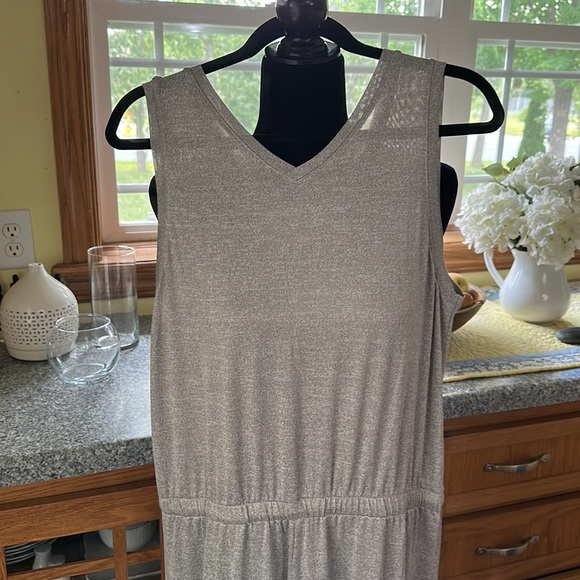 Poly weave Jumpsuit - Picture 6 of 7